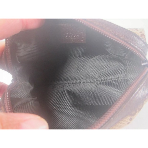 NWOT! Authentic Gucci cosmetic bag. - Picture 12 of 14
